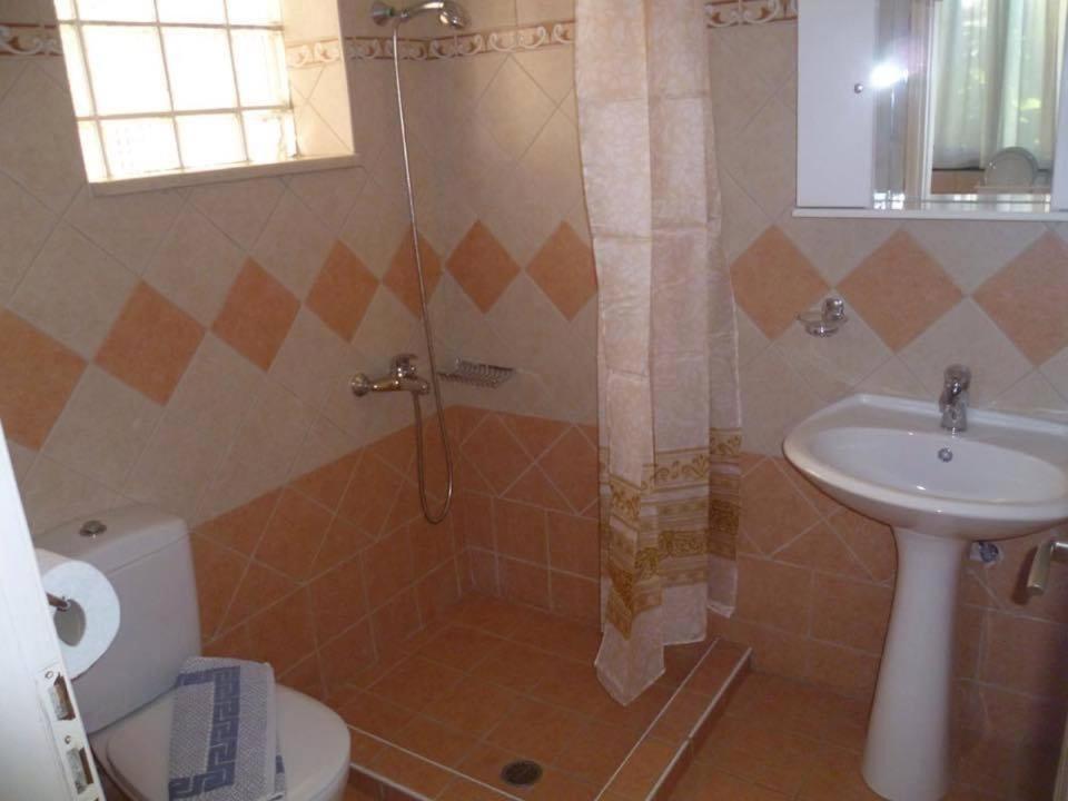 Cleopatra Rooms Никиана Екстериор снимка