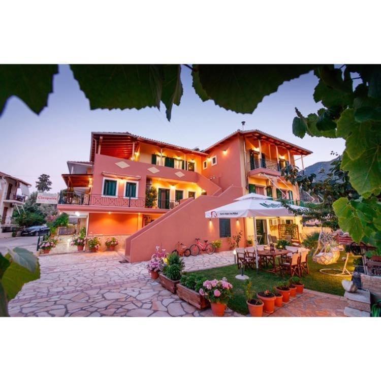 Cleopatra Rooms Никиана Екстериор снимка