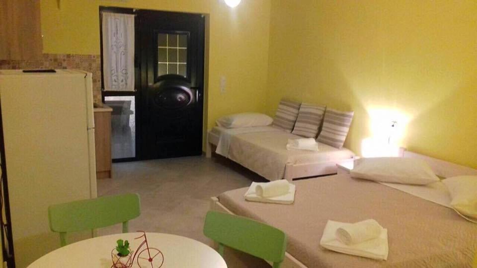Cleopatra Rooms Никиана Екстериор снимка