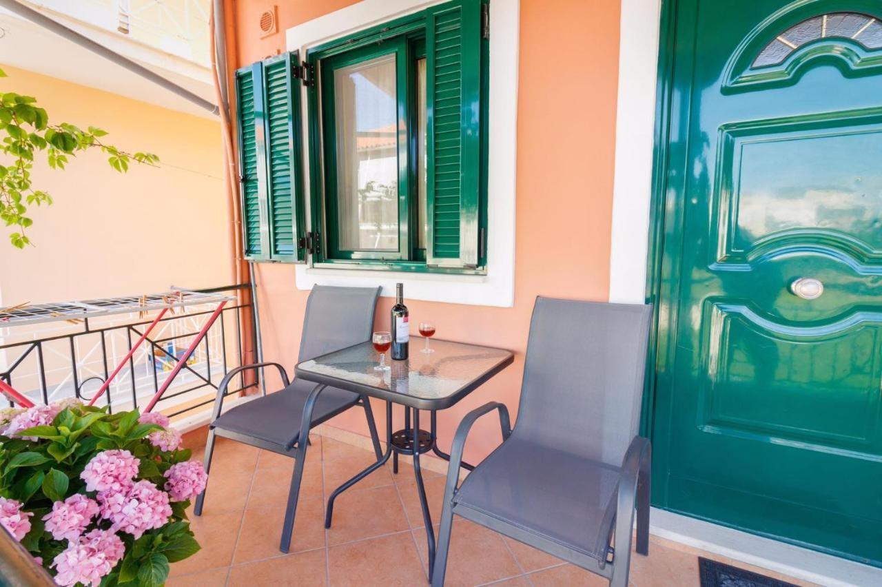 Cleopatra Rooms Никиана Екстериор снимка
